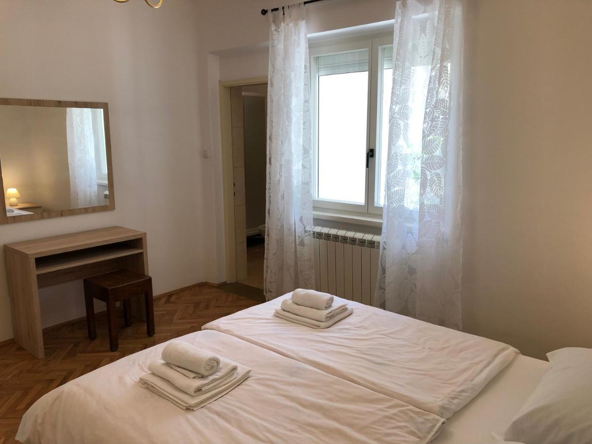 Apartments Mikelic Kampor Zewnętrze zdjęcie