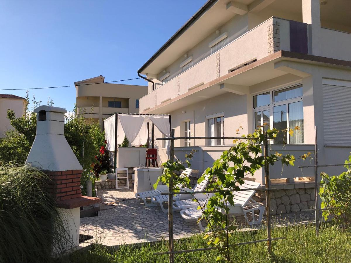 Apartments Mikelic Kampor Zewnętrze zdjęcie