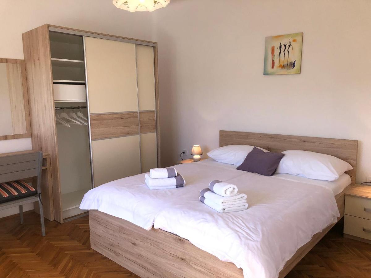 Apartments Mikelic Kampor Zewnętrze zdjęcie