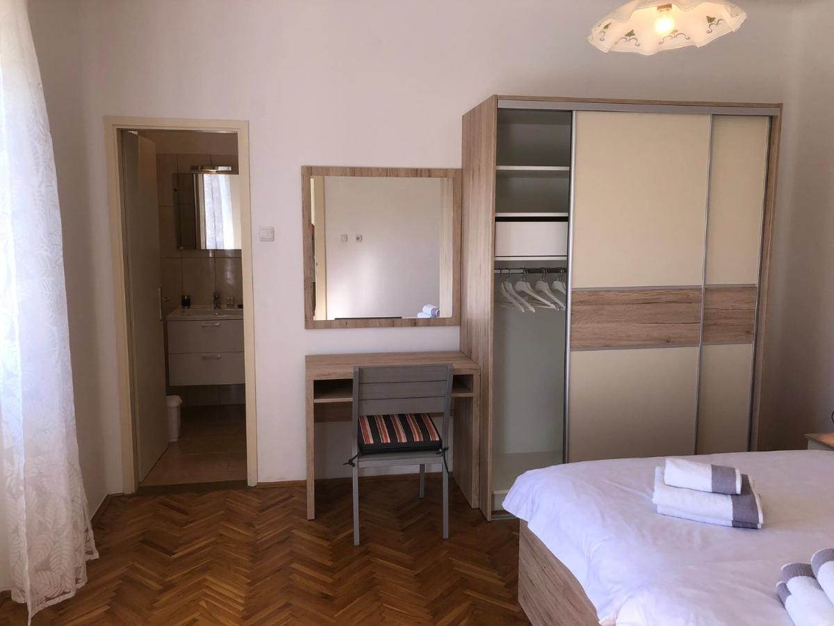Apartments Mikelic Kampor Zewnętrze zdjęcie