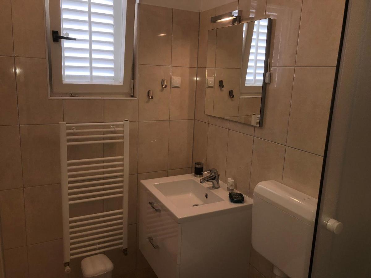 Apartments Mikelic Kampor Zewnętrze zdjęcie