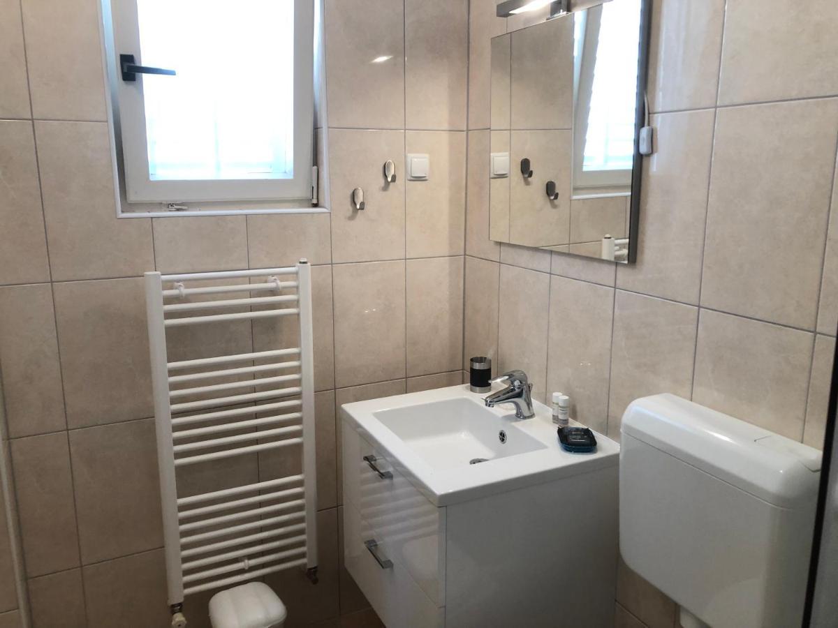 Apartments Mikelic Kampor Zewnętrze zdjęcie