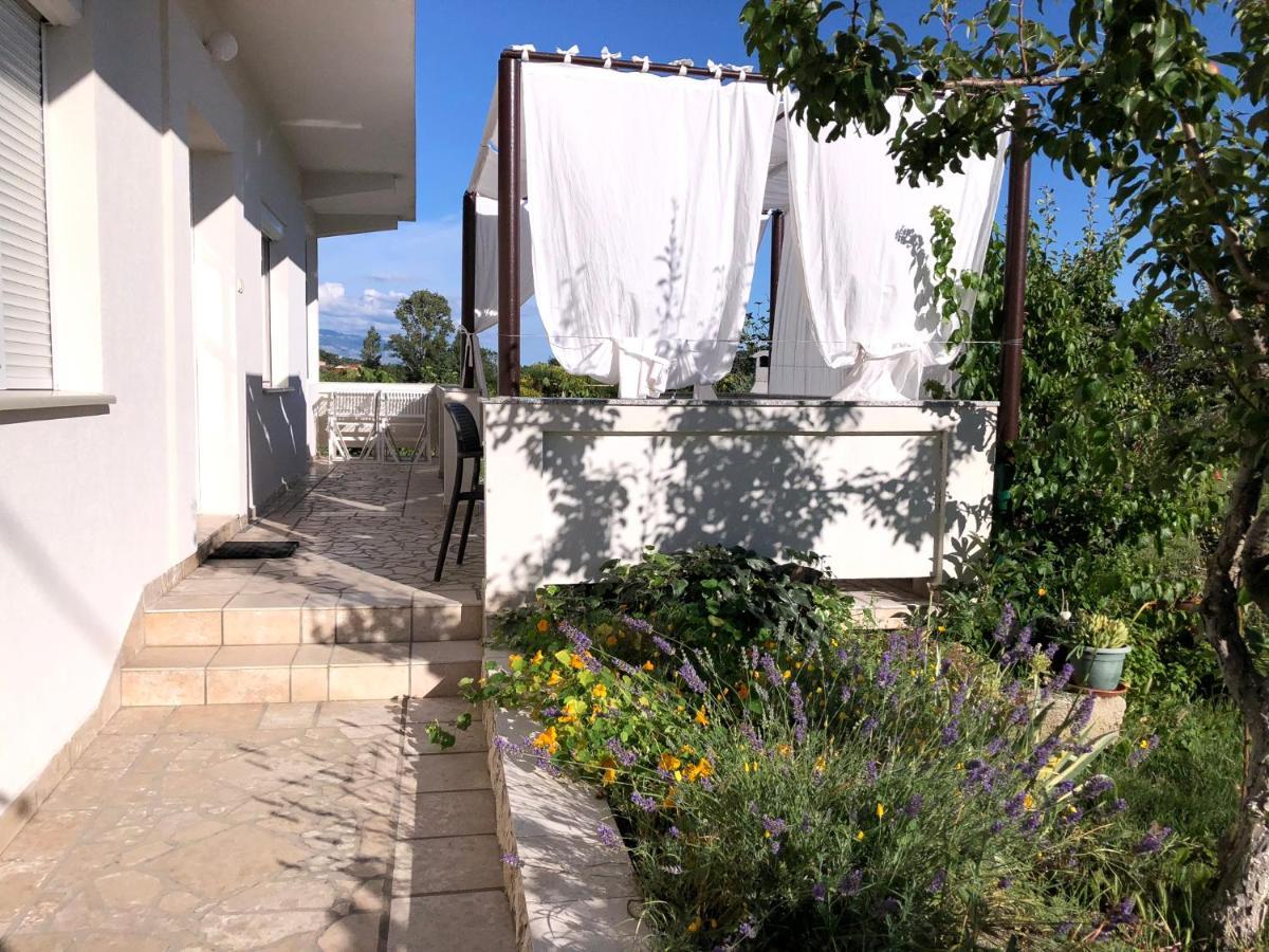 Apartments Mikelic Kampor Zewnętrze zdjęcie
