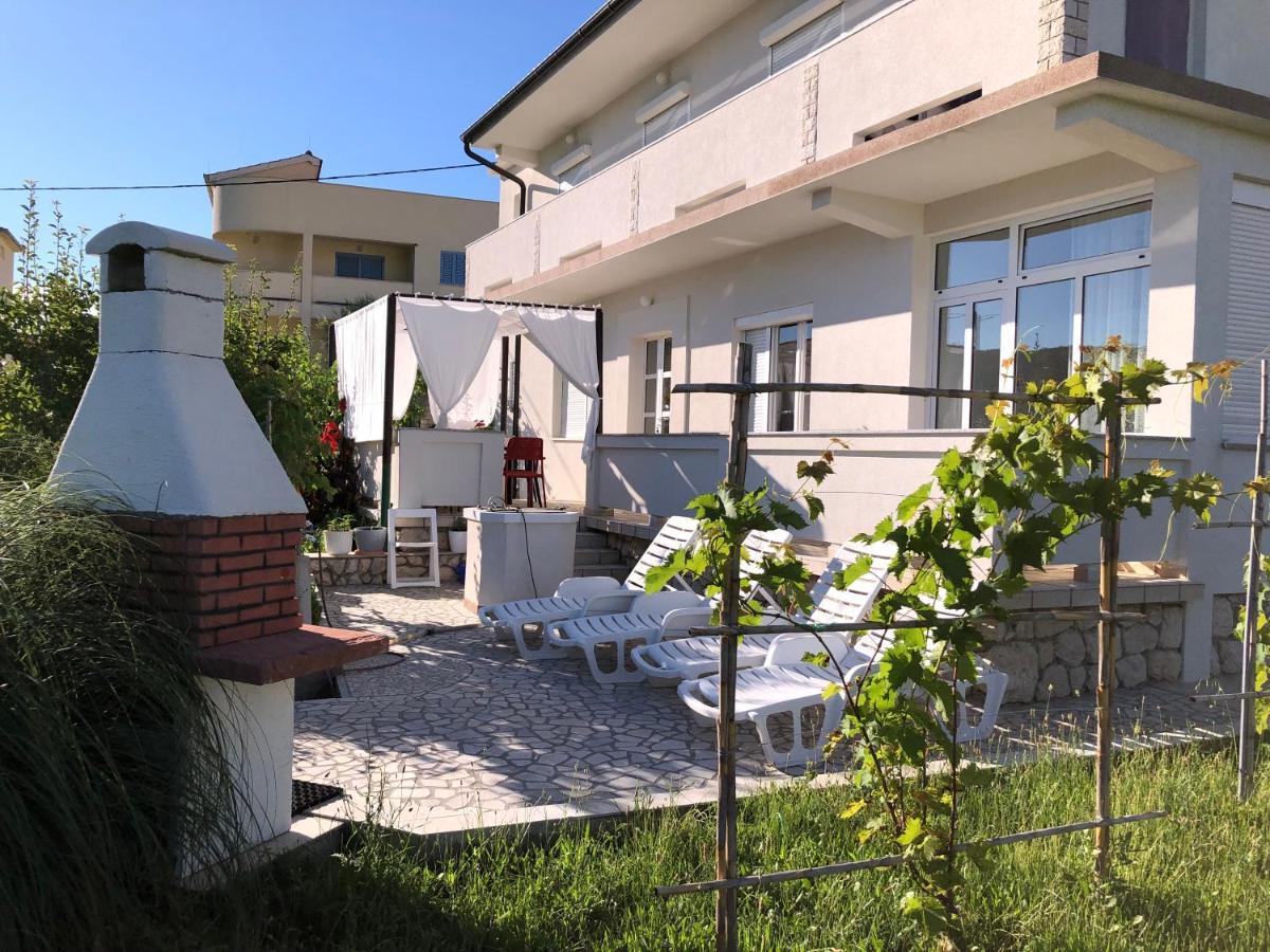 Apartments Mikelic Kampor Zewnętrze zdjęcie