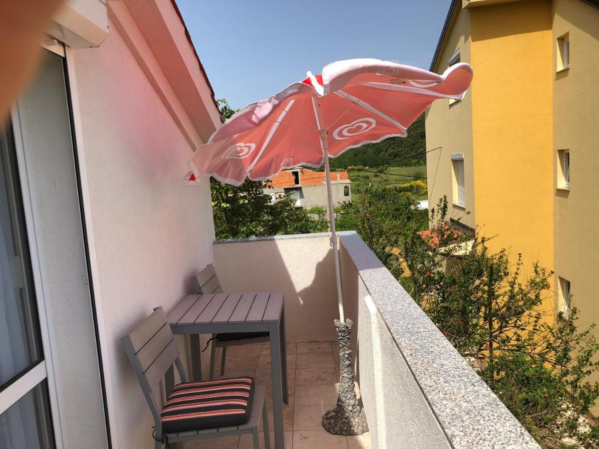 Apartments Mikelic Kampor Zewnętrze zdjęcie