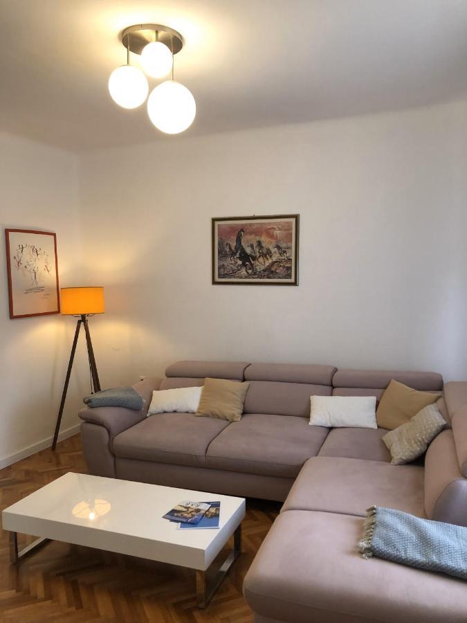 Apartments Mikelic Kampor Zewnętrze zdjęcie