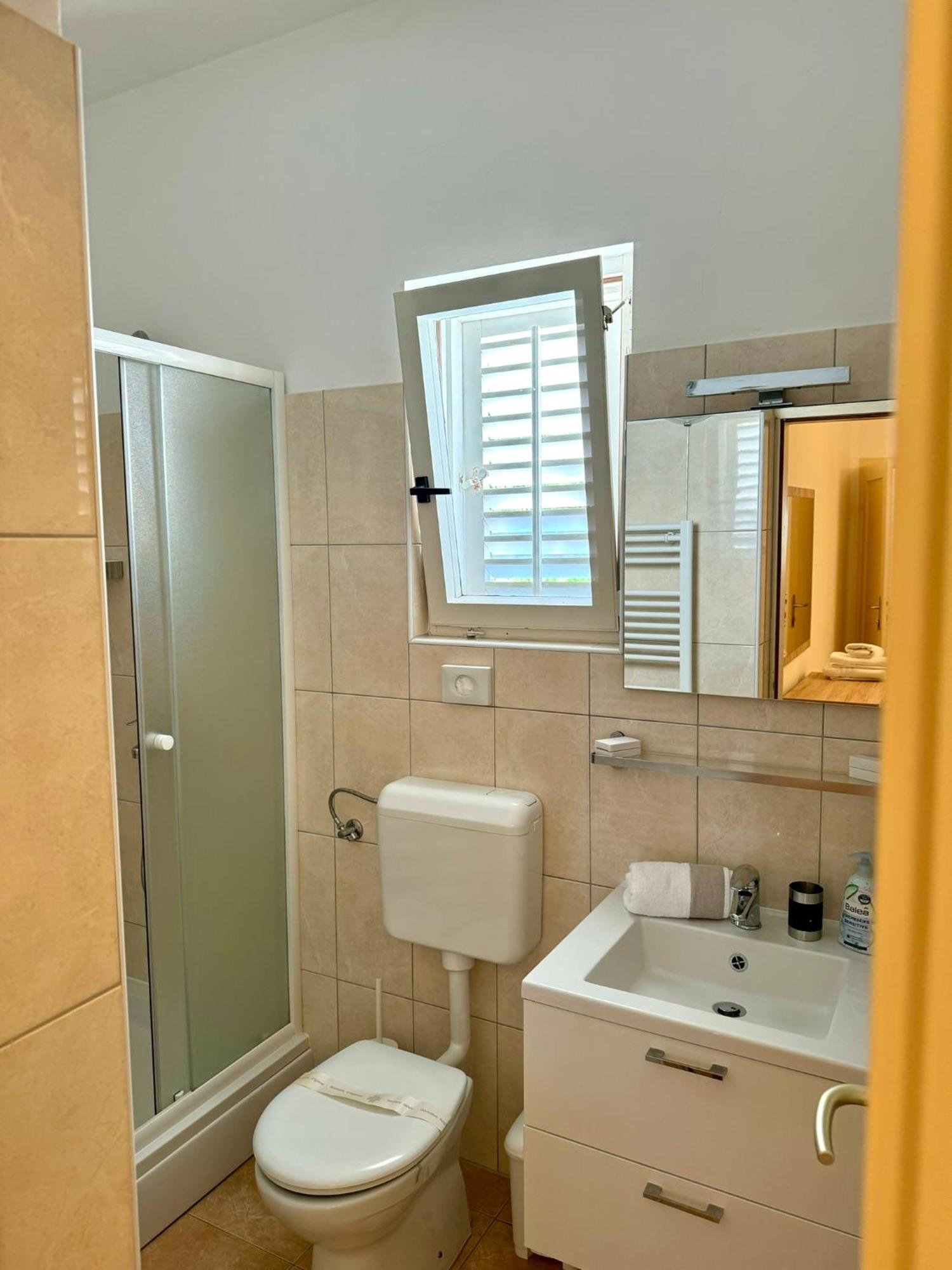 Apartments Mikelic Kampor Zewnętrze zdjęcie